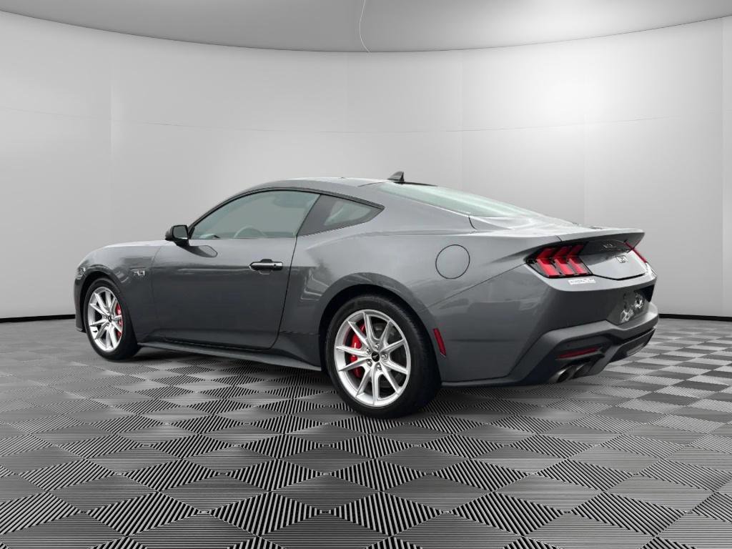 Used 2024 Ford Mustang GT Premium image 3