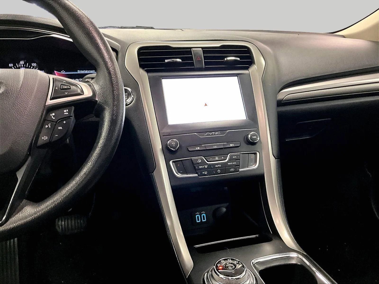 Used 2019 Ford Fusion SE image 7