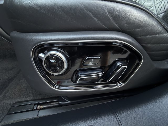 Used 2013 Audi S8 AWD/4WD image 29