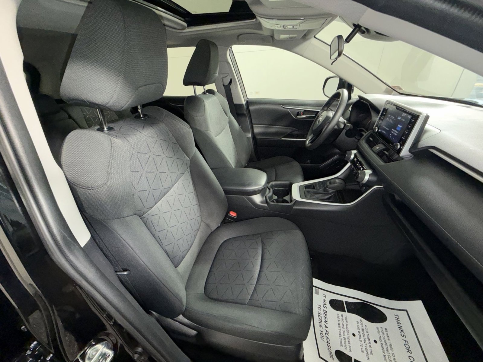 Used 2021 Toyota RAV4 XLE w/ Convenience Package image 25