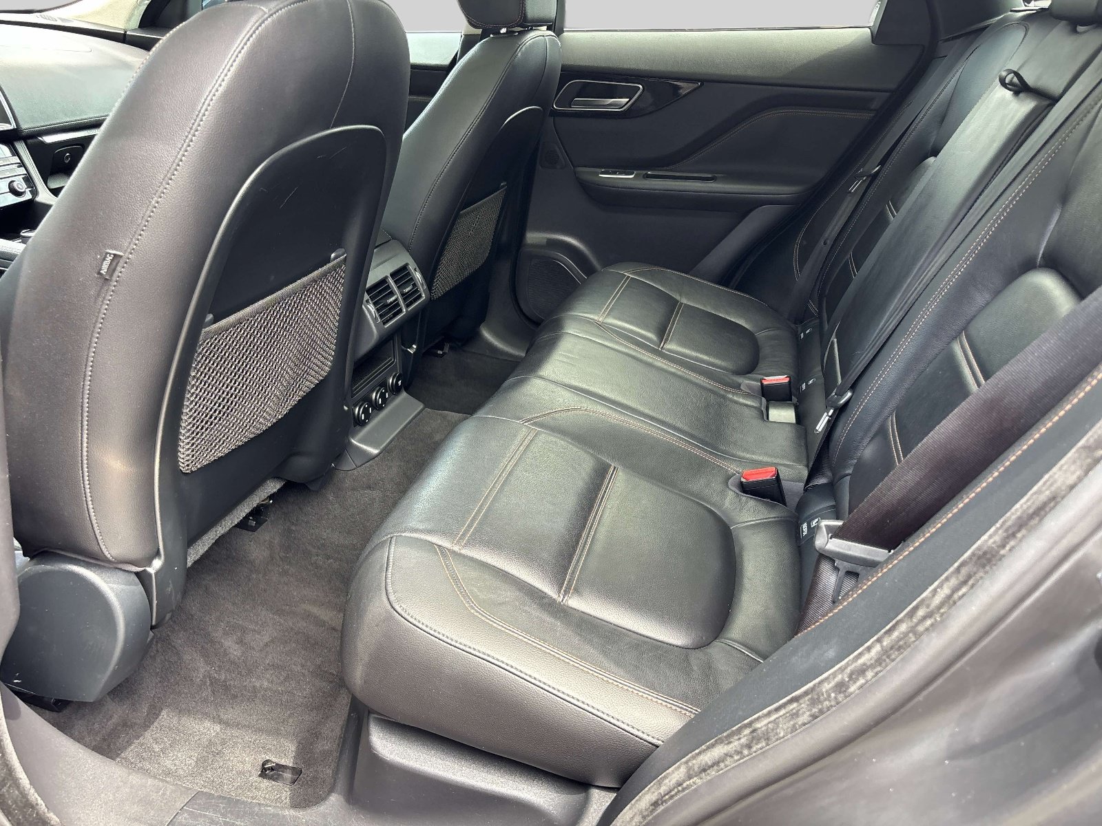 Used 2019 Jaguar F-PACE Prestige AWD/4WD image 10
