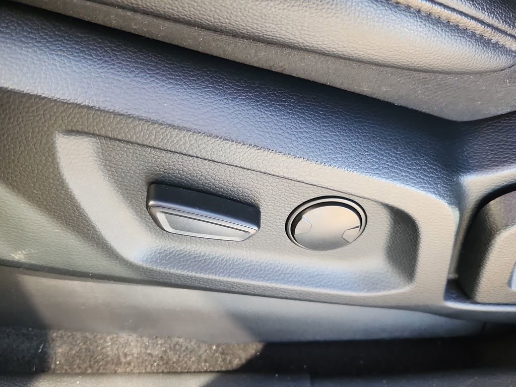 Used 2021 Ford Ranger Lariat w/ Equipment Group 501A High image 8