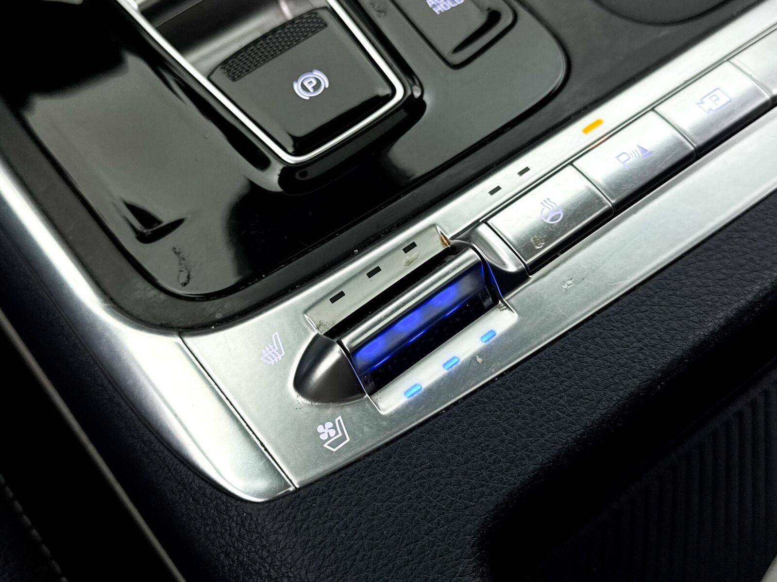 Used 2025 Kia Carnival SX Prestige FWD image 31