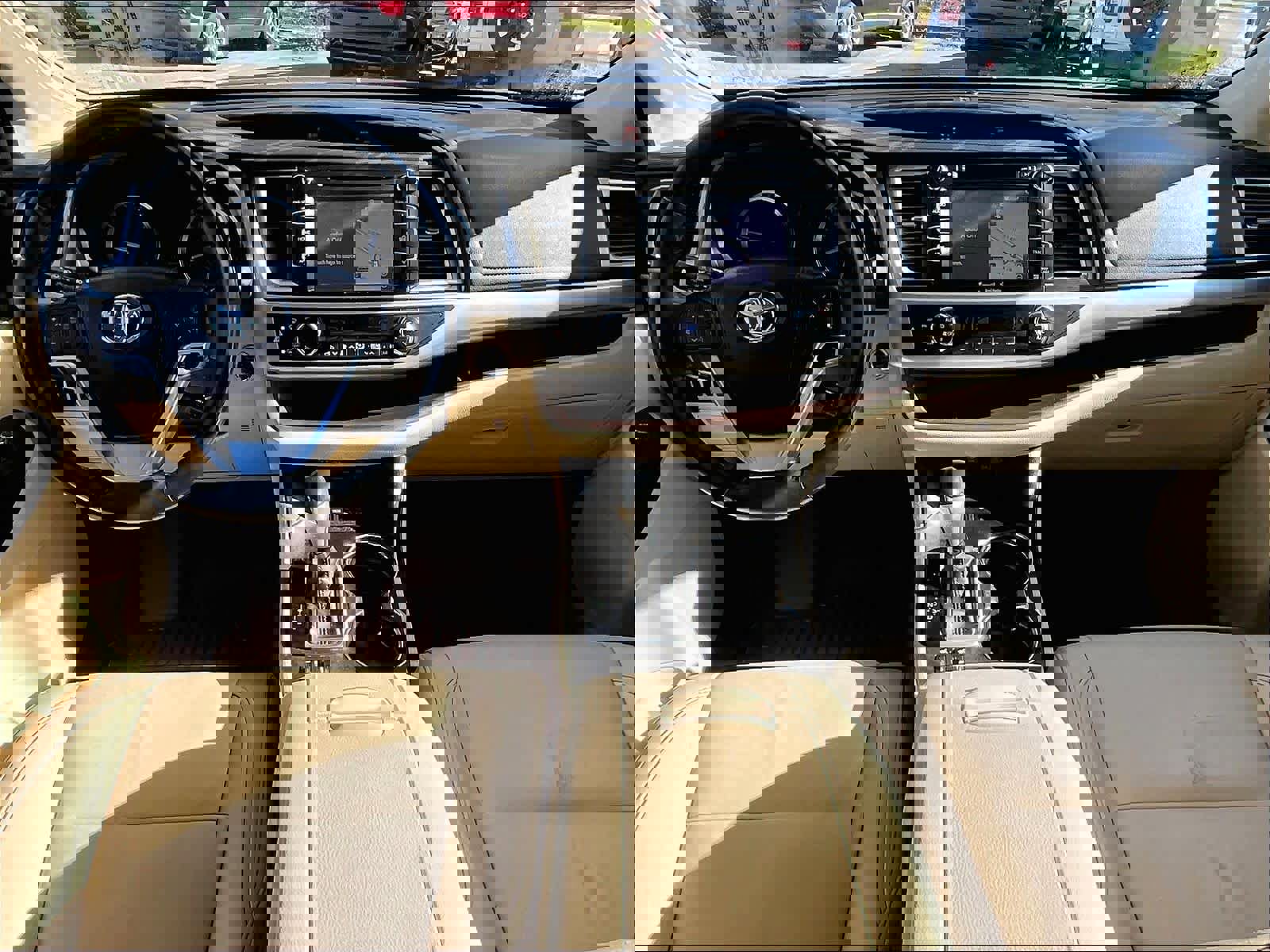 Used 2017 Toyota Highlander XLE image 22