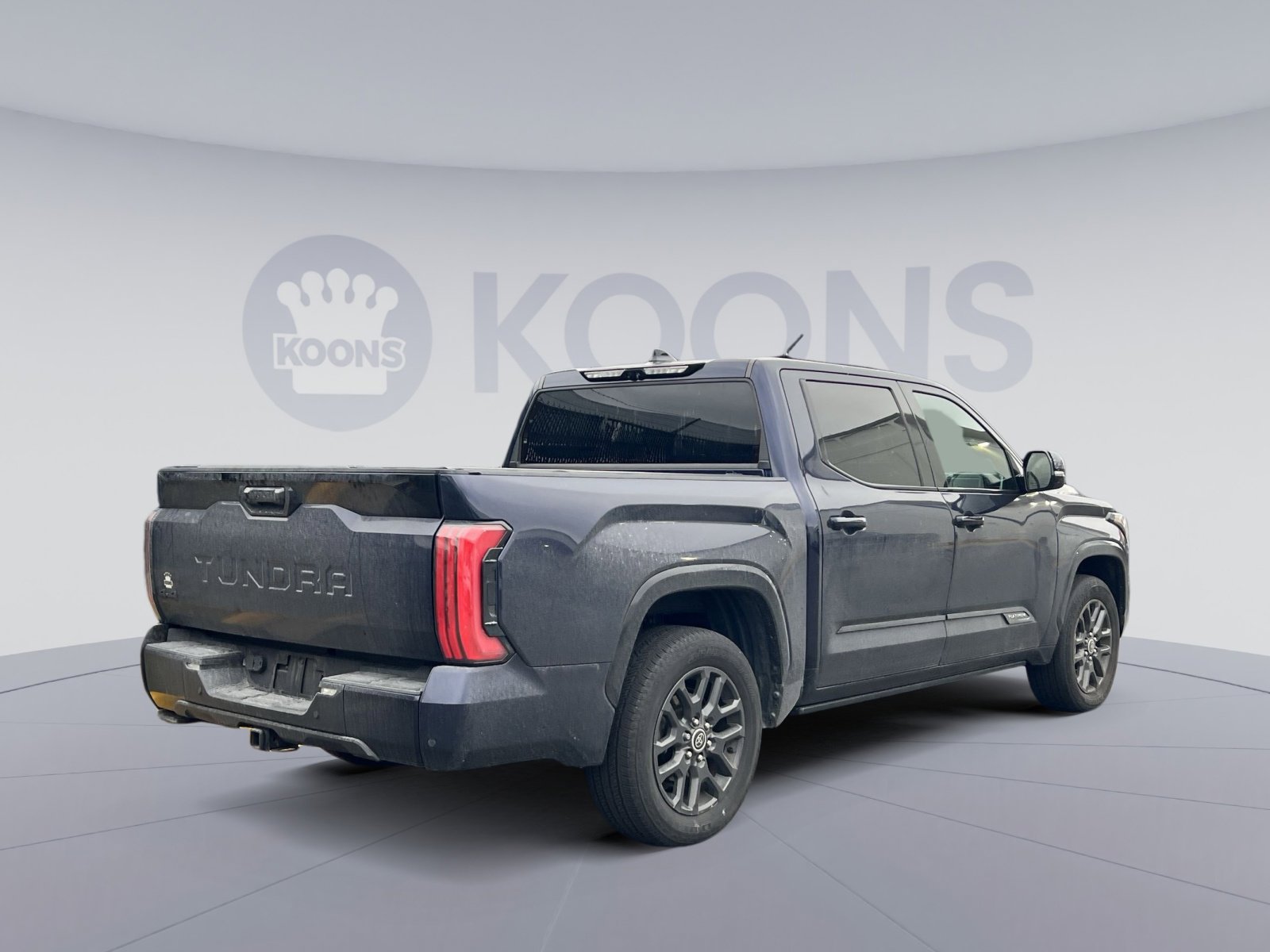 Used 2022 Toyota Tundra Platinum image 2