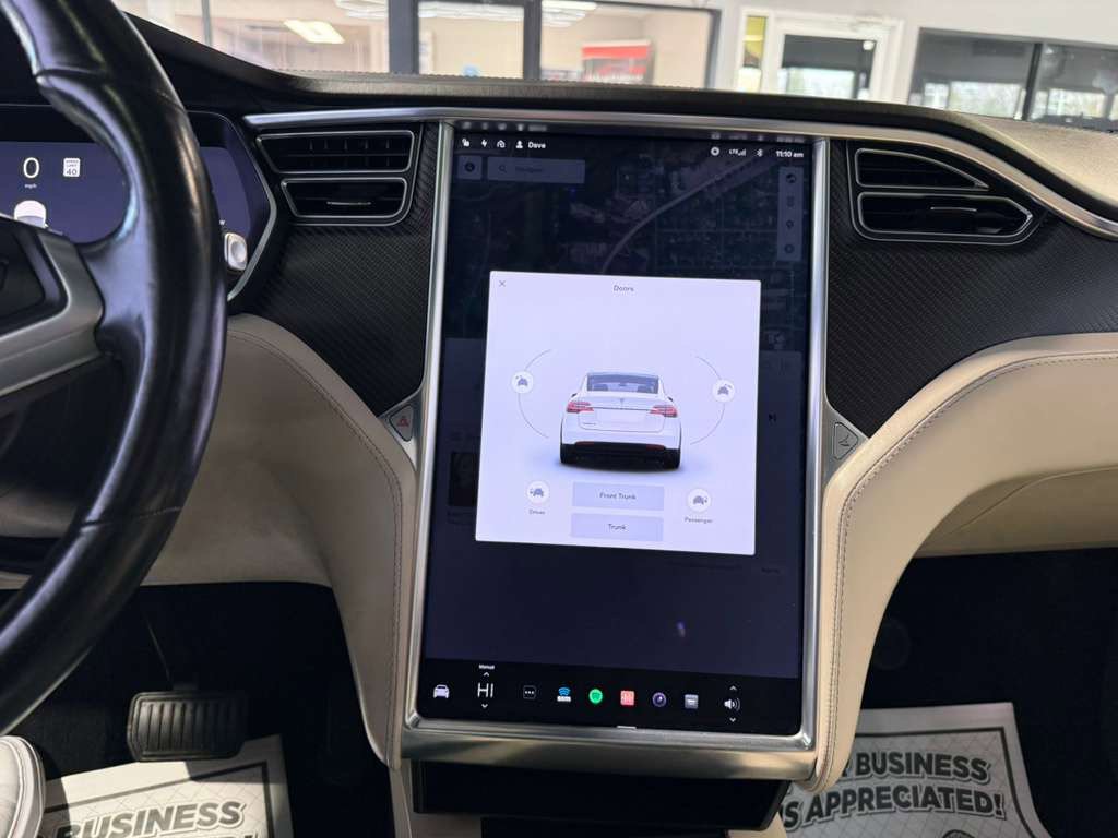 Used 2017 Tesla Model X 75D AWD/4WD image 16