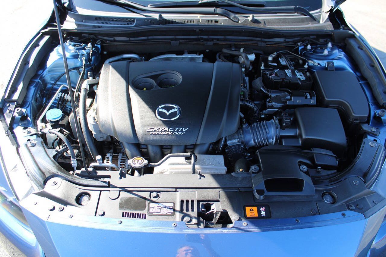 Used 2017 MAZDA MAZDA3 Touring FWD image 11