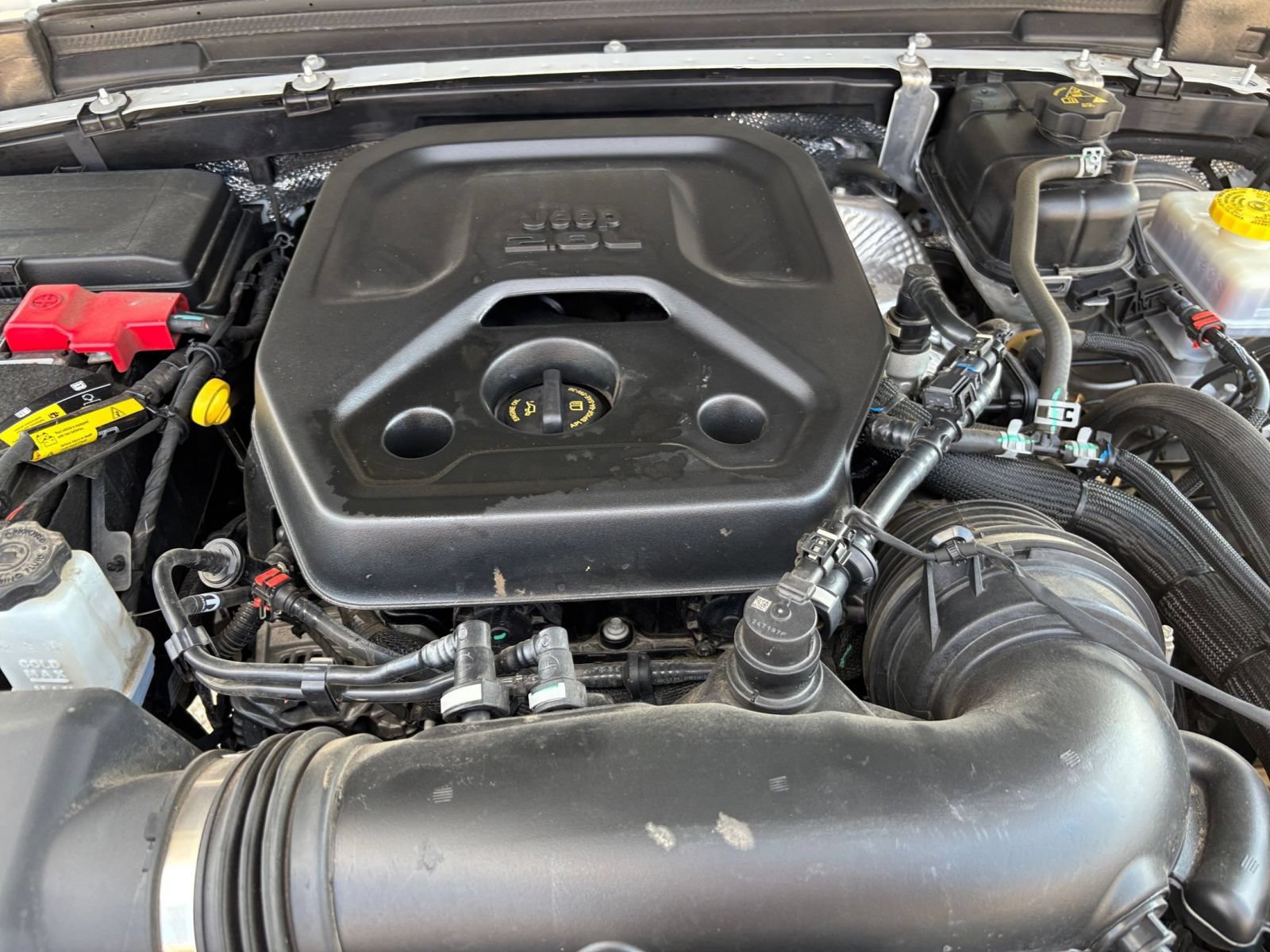 Used 2025 Jeep Wrangler Unlimited Sahara AWD/4WD image 29