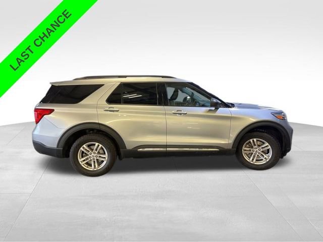Used 2021 Ford Explorer XLT w/ Equipment Group 202A image 7