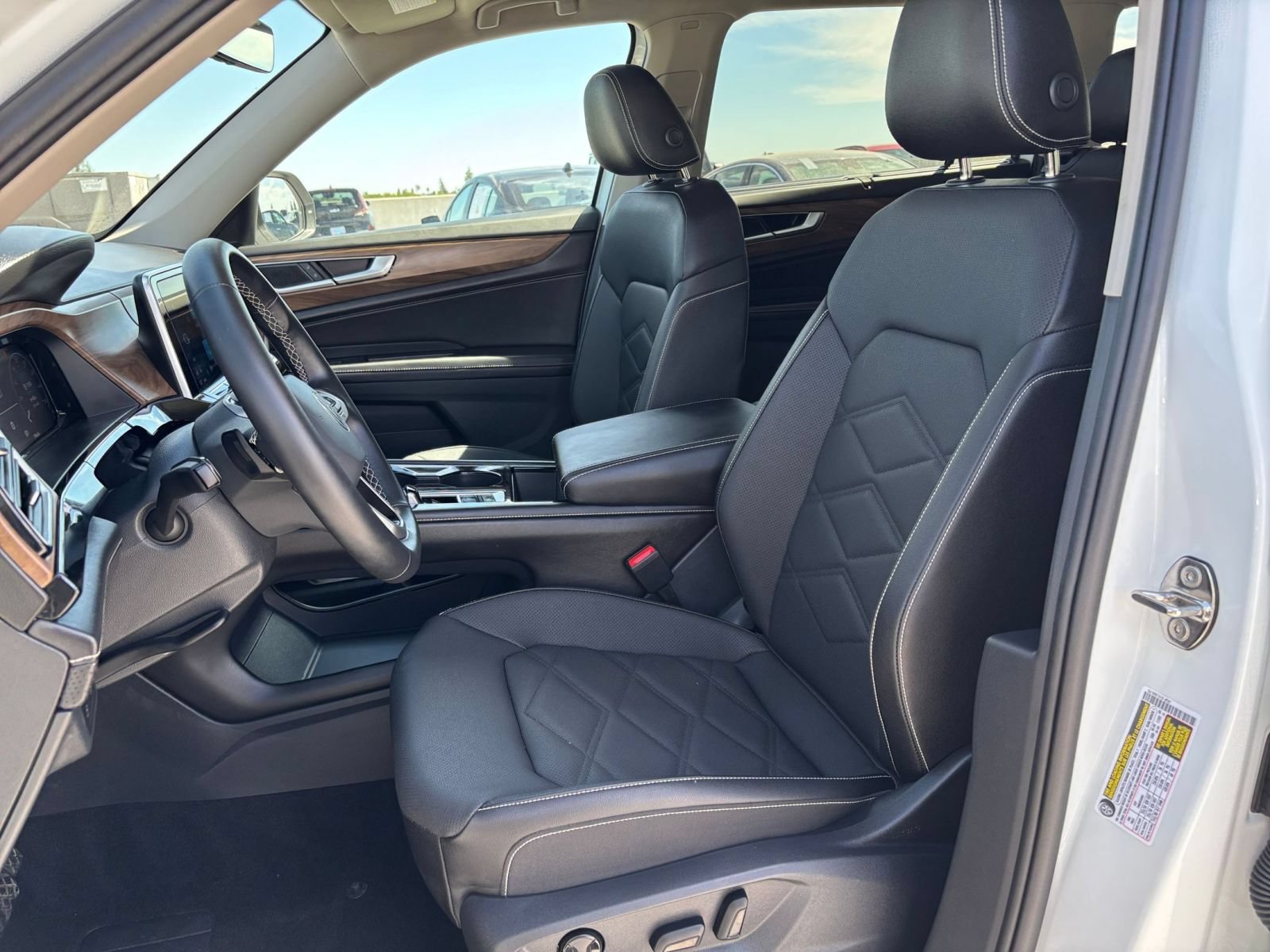 Used 2026 Volkswagen Atlas SE FWD image 29