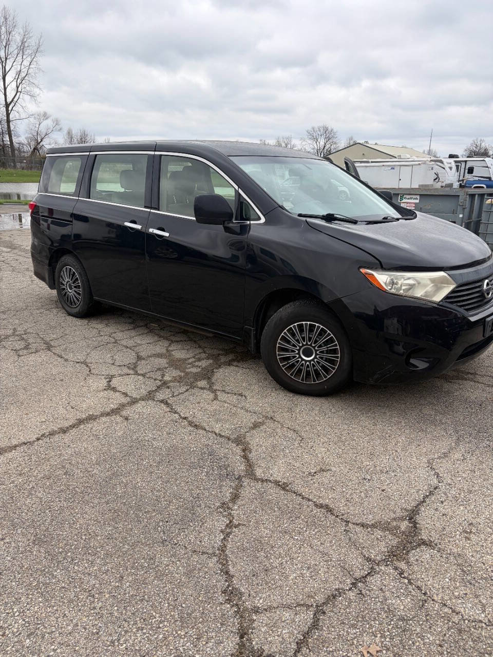 Used 2014 Nissan Quest S image 2
