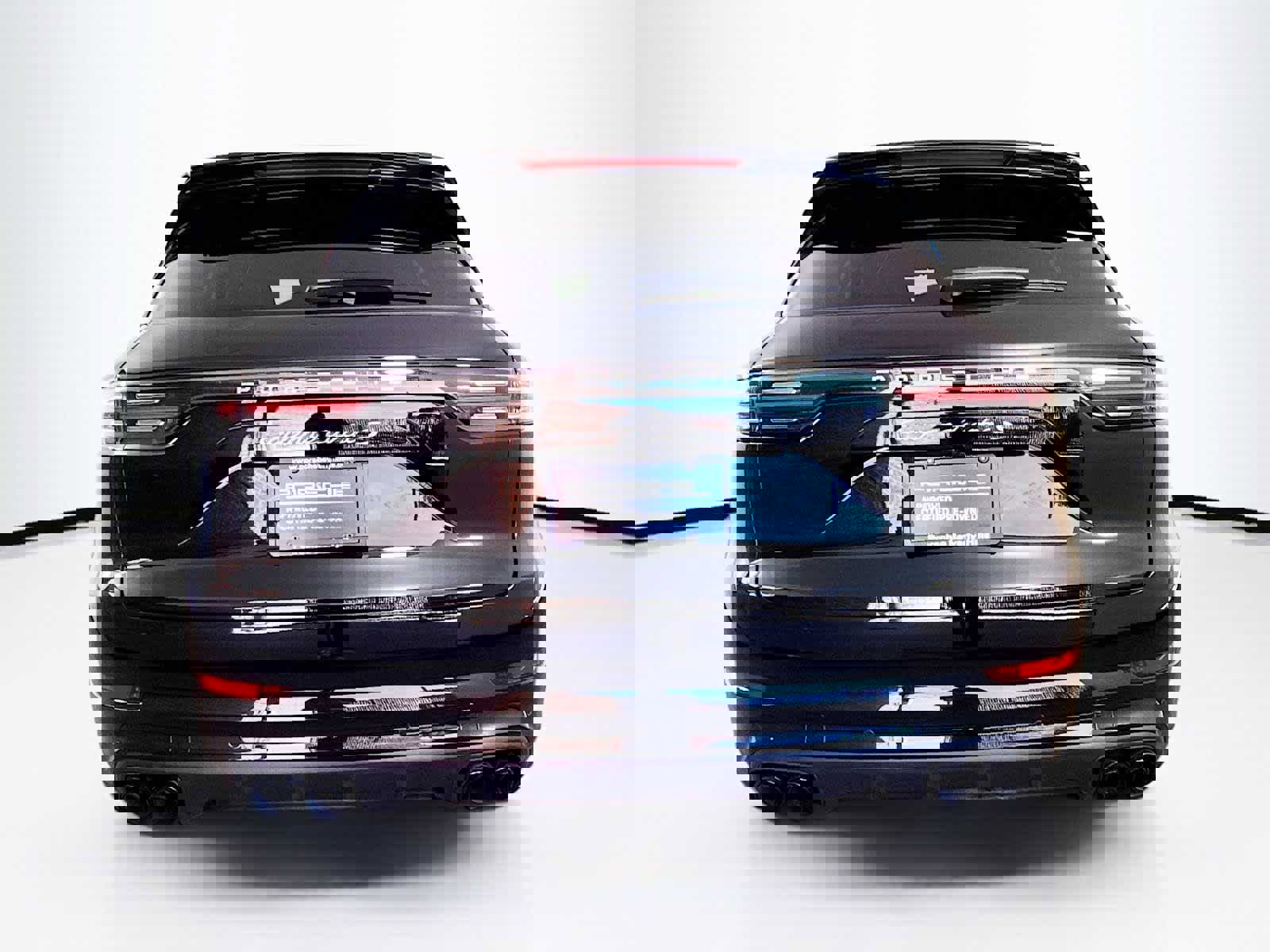 Used 2023 Porsche Cayenne Turbo S image 10