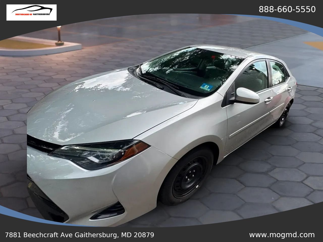 Used 2017 Toyota Corolla LE w/ Carpet Mat Package (TMS) FWD image 3
