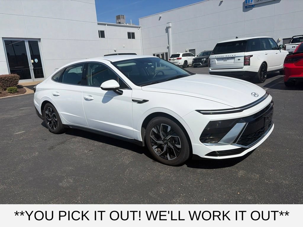 Used 2025 Hyundai Sonata SEL FWD image 1