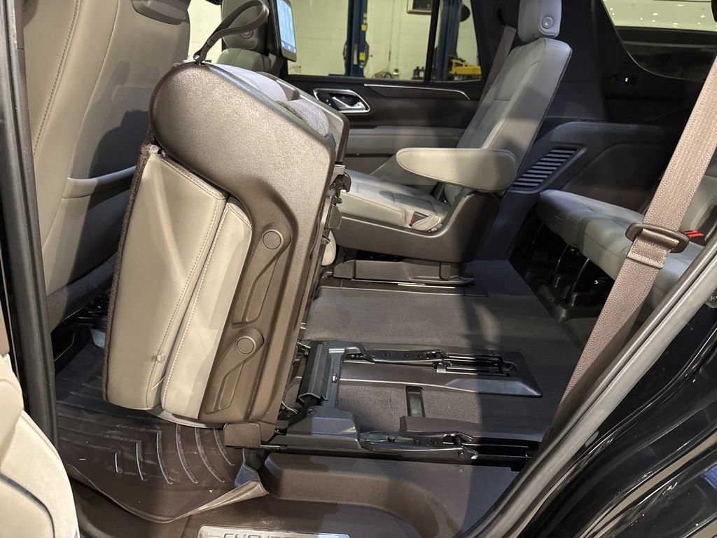 Used 2021 Chevrolet Tahoe Z71 w/ Rear Media and Nav Package image 43