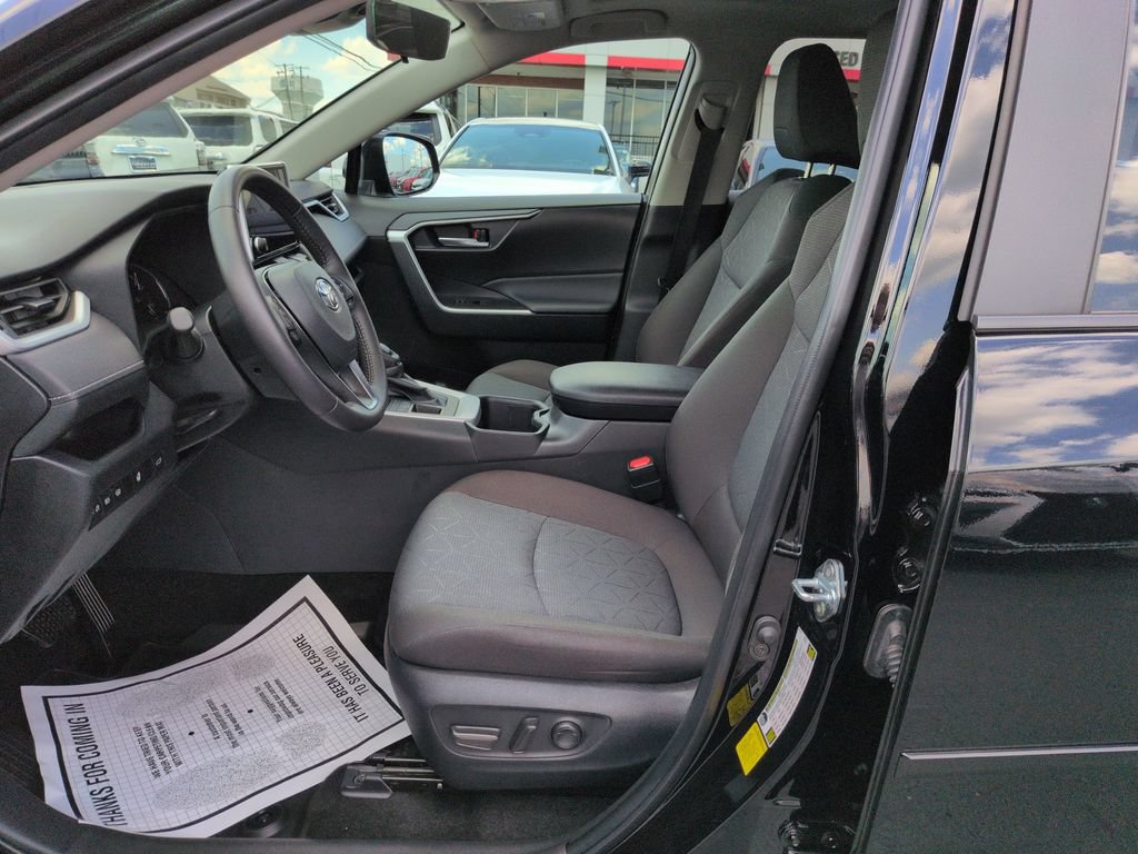 Certified 2025 Toyota RAV4 XLE w/ Convenience Package AWD/4WD image 9