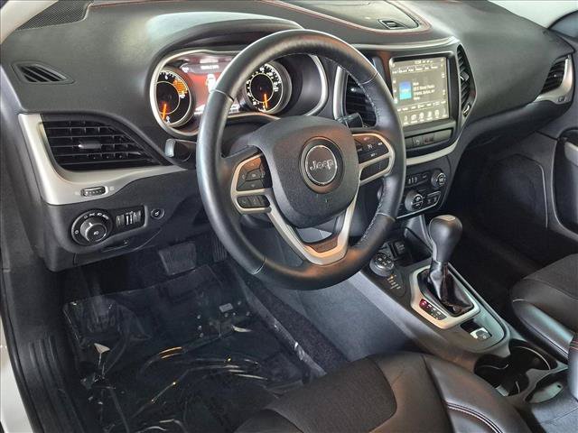 Used 2017 Jeep Cherokee Trailhawk w/ Comfort/Convenience Group AWD/4WD image 10