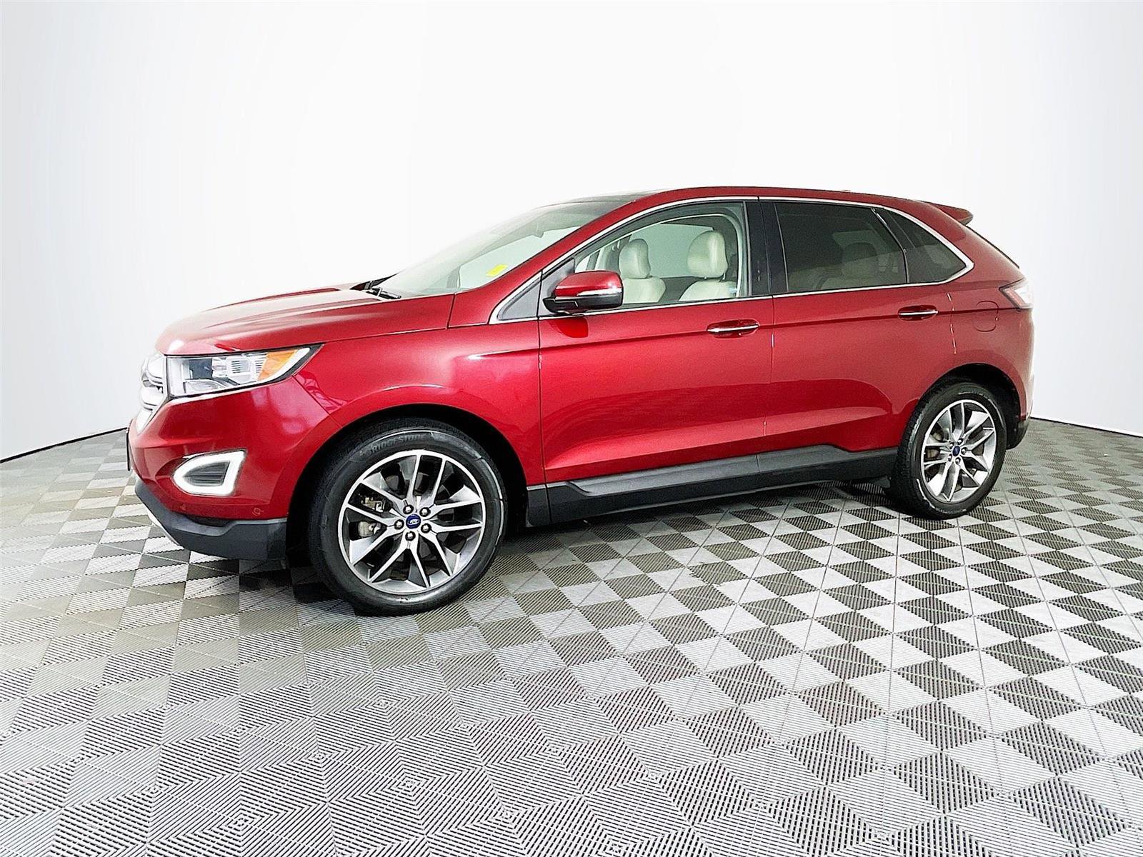 Used 2015 Ford Edge Titanium w/ Equipment Group 302A image 4