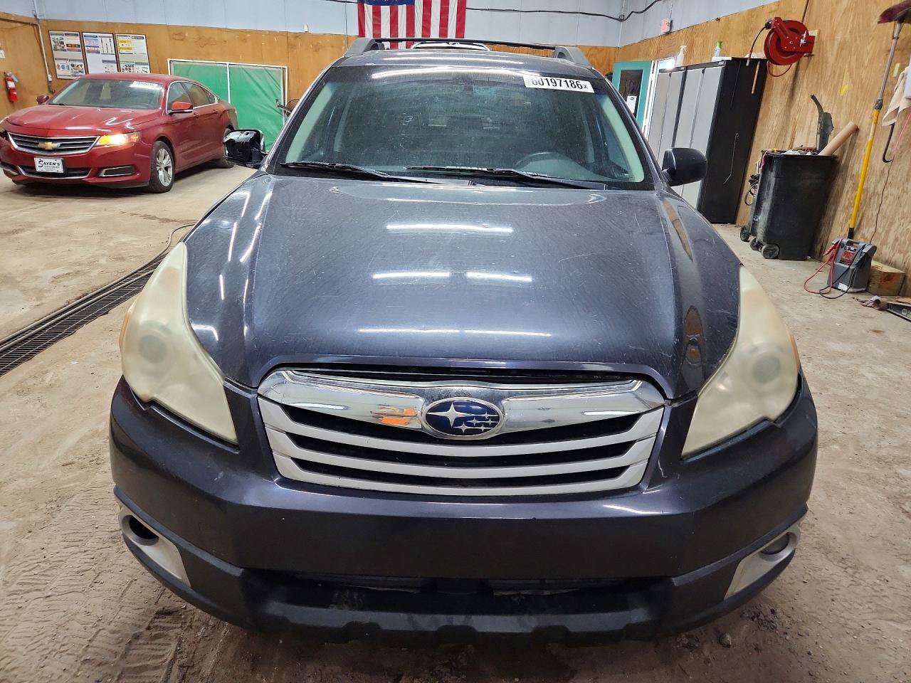 Used 2011 Subaru Outback 2.5i Limited AWD/4WD image 2