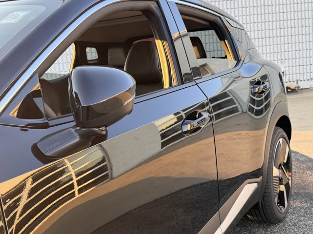 New 2025 Nissan Kicks SR w/ SR Premium Package image 28