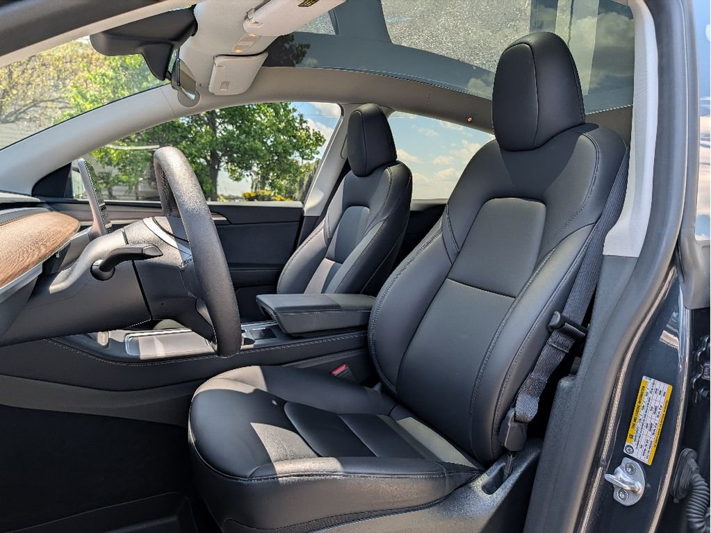 Used 2024 Tesla Model Y Long Range AWD/4WD image 15
