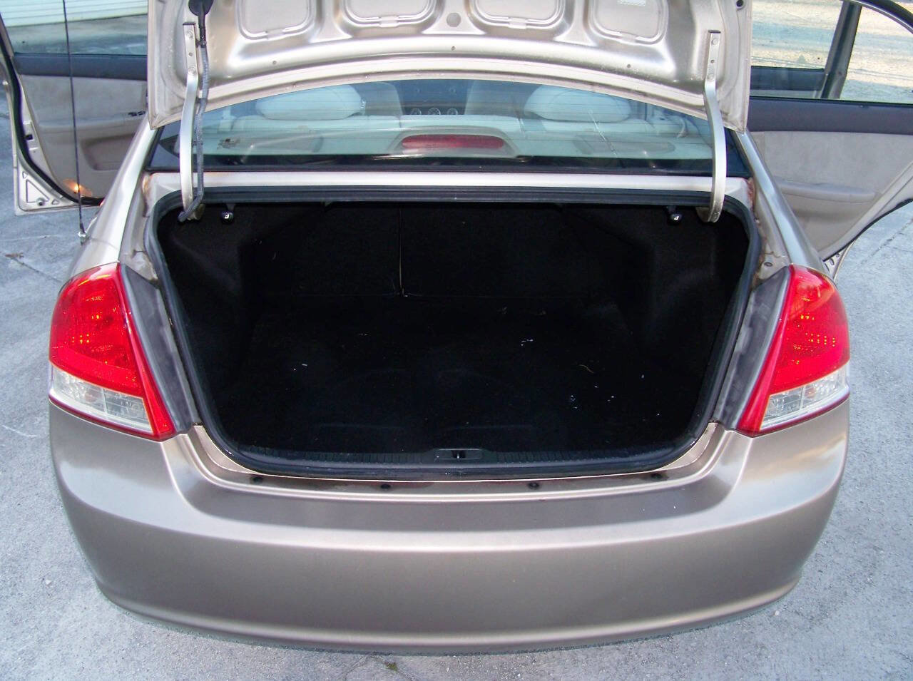 Used 2007 Kia Spectra EX FWD image 7