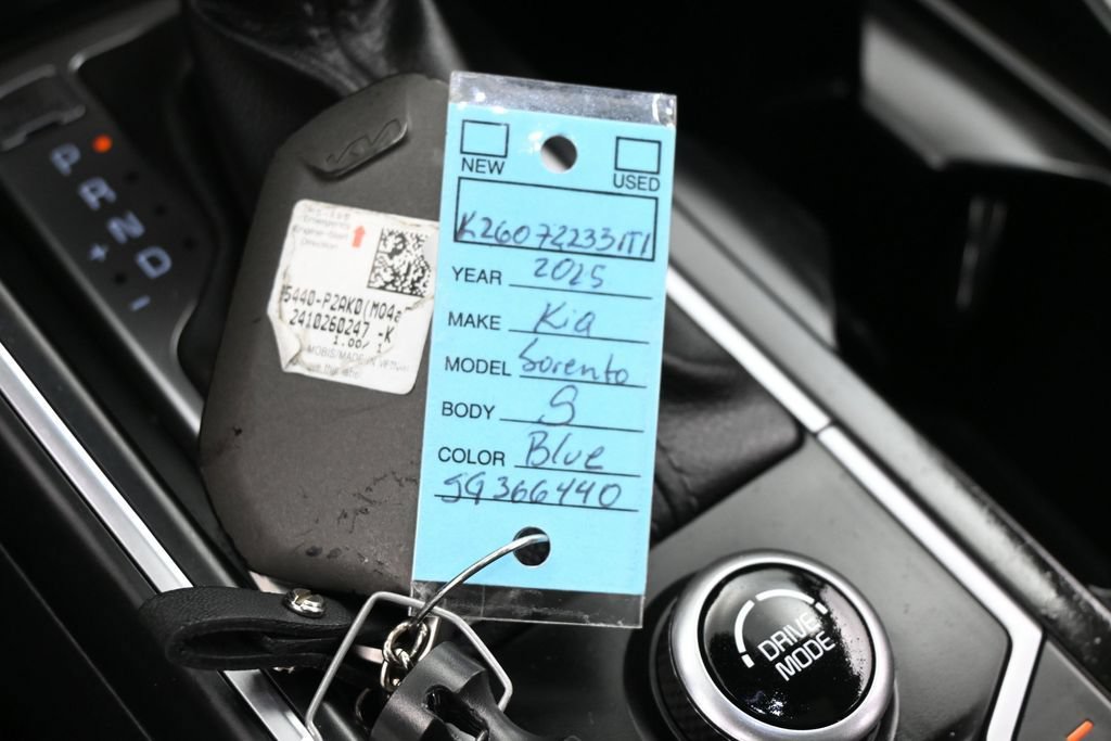 Used 2025 Kia Sorento S w/ Panoramic Sunroof Package FWD image 25