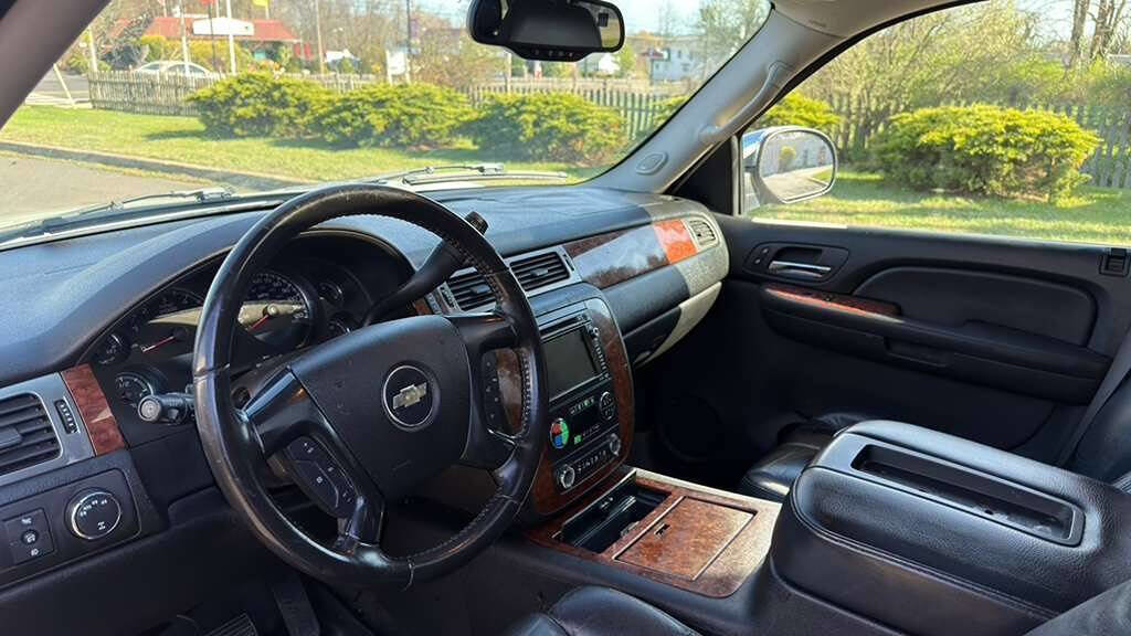 Used 2007 Chevrolet Tahoe LTZ w/ LTZ Preferred Equipment Group image 11