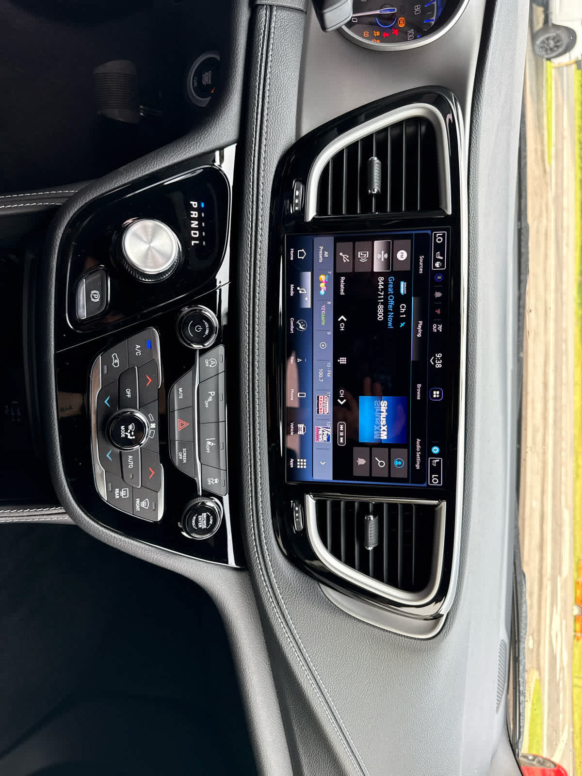 New 2027 Chrysler Pacifica Limited AWD/4WD image 20