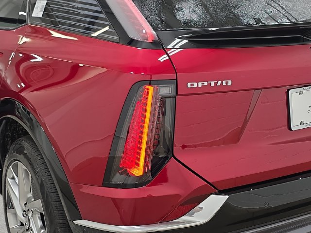 New 2027 Cadillac Optiq Luxury w/ LPO, Floor Liner Package AWD/4WD image 31