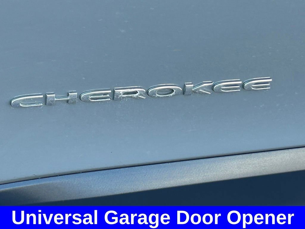 Used 2020 Jeep Cherokee Latitude Plus w/ Comfort/Convenience Group image 17