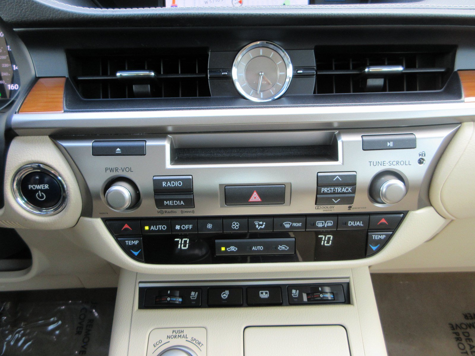 Used 2013 Lexus ES 300h w/ Luxury Pkg FWD image 44