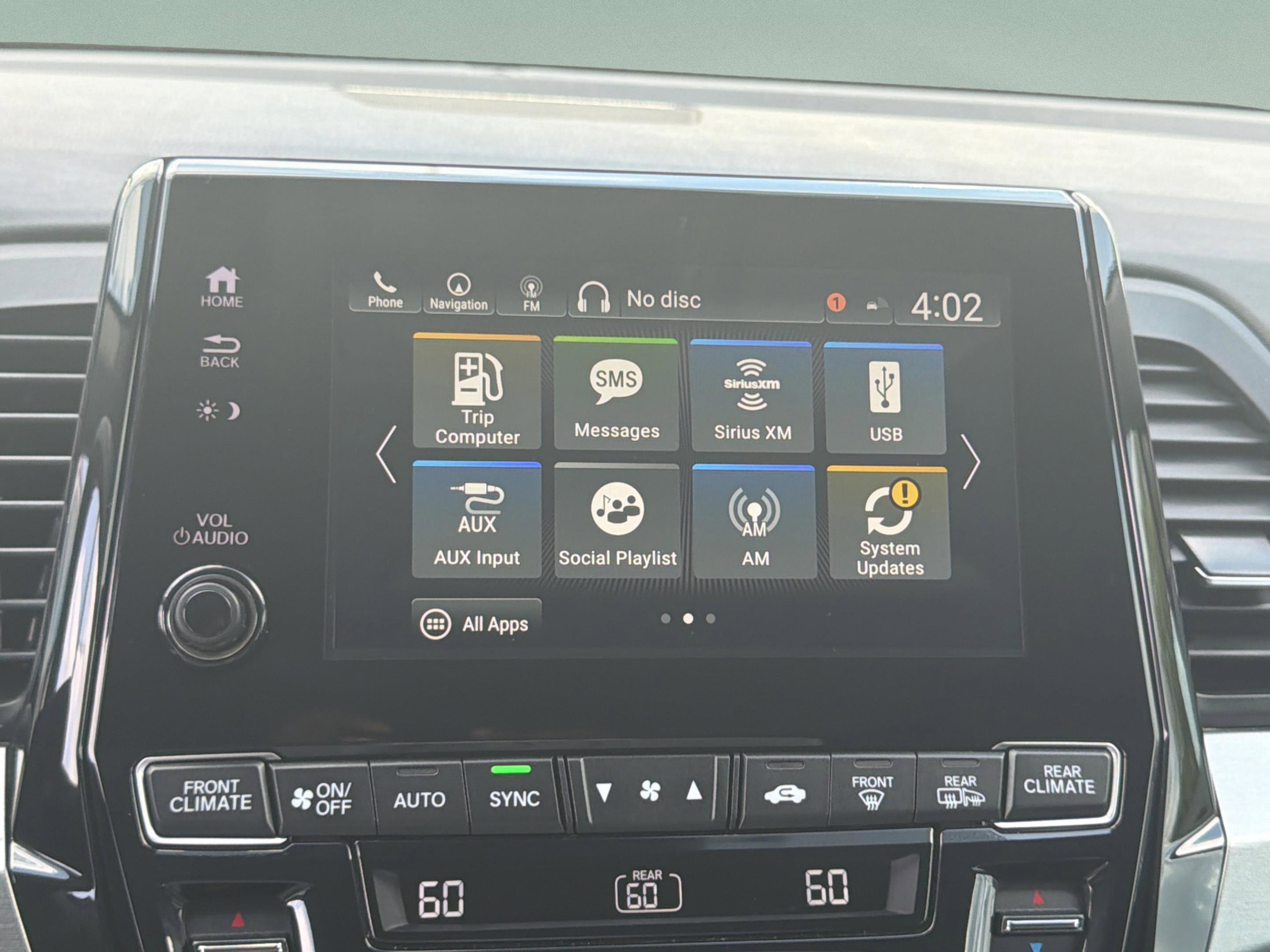 Used 2024 Honda Odyssey Touring image 9