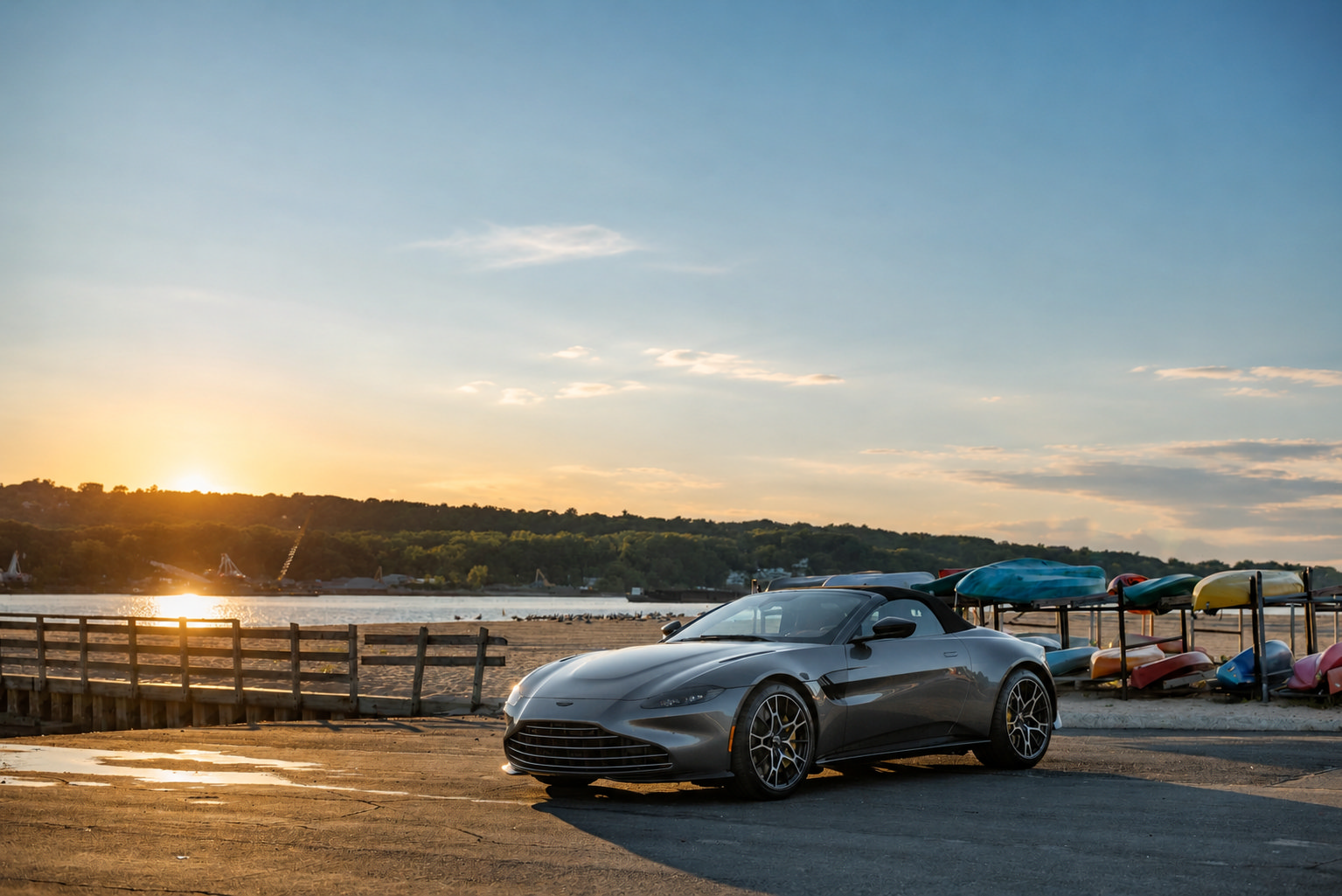 Used 2023 Aston Martin V8 Vantage Roadster RWD image 42