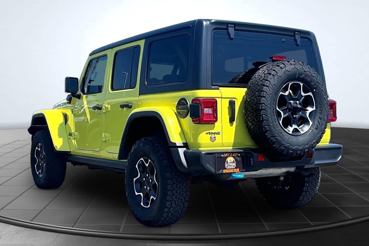 Used 2023 Jeep Wrangler Unlimited Rubicon 4xe w/ Cold Weather Group AWD/4WD image 4