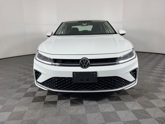 Used 2025 Volkswagen Jetta S image 4