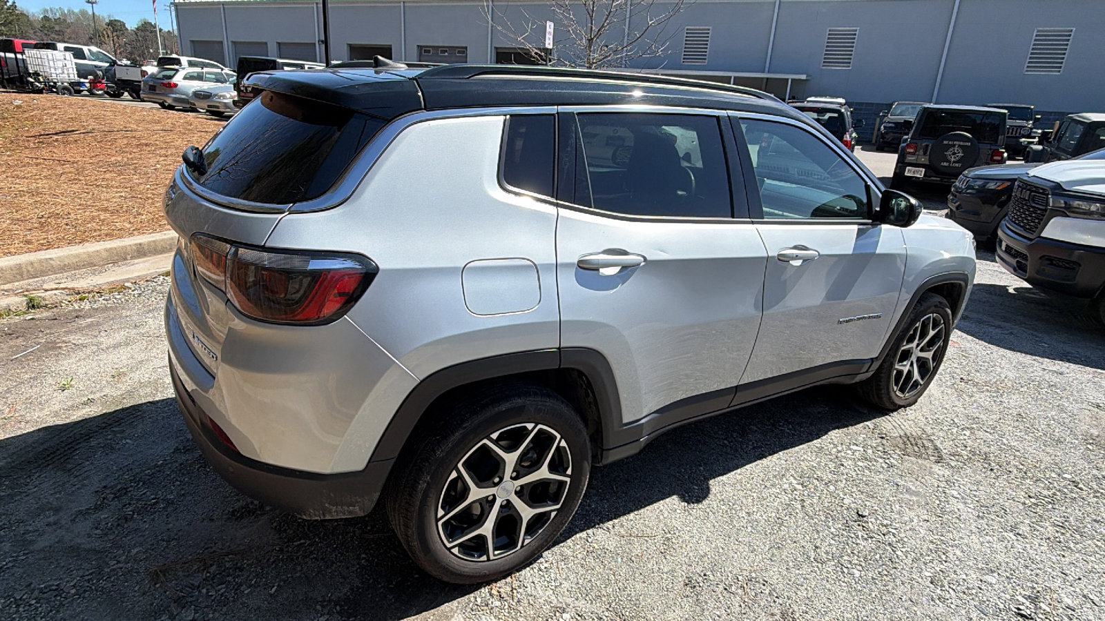 Used 2024 Jeep Compass Limited image 8