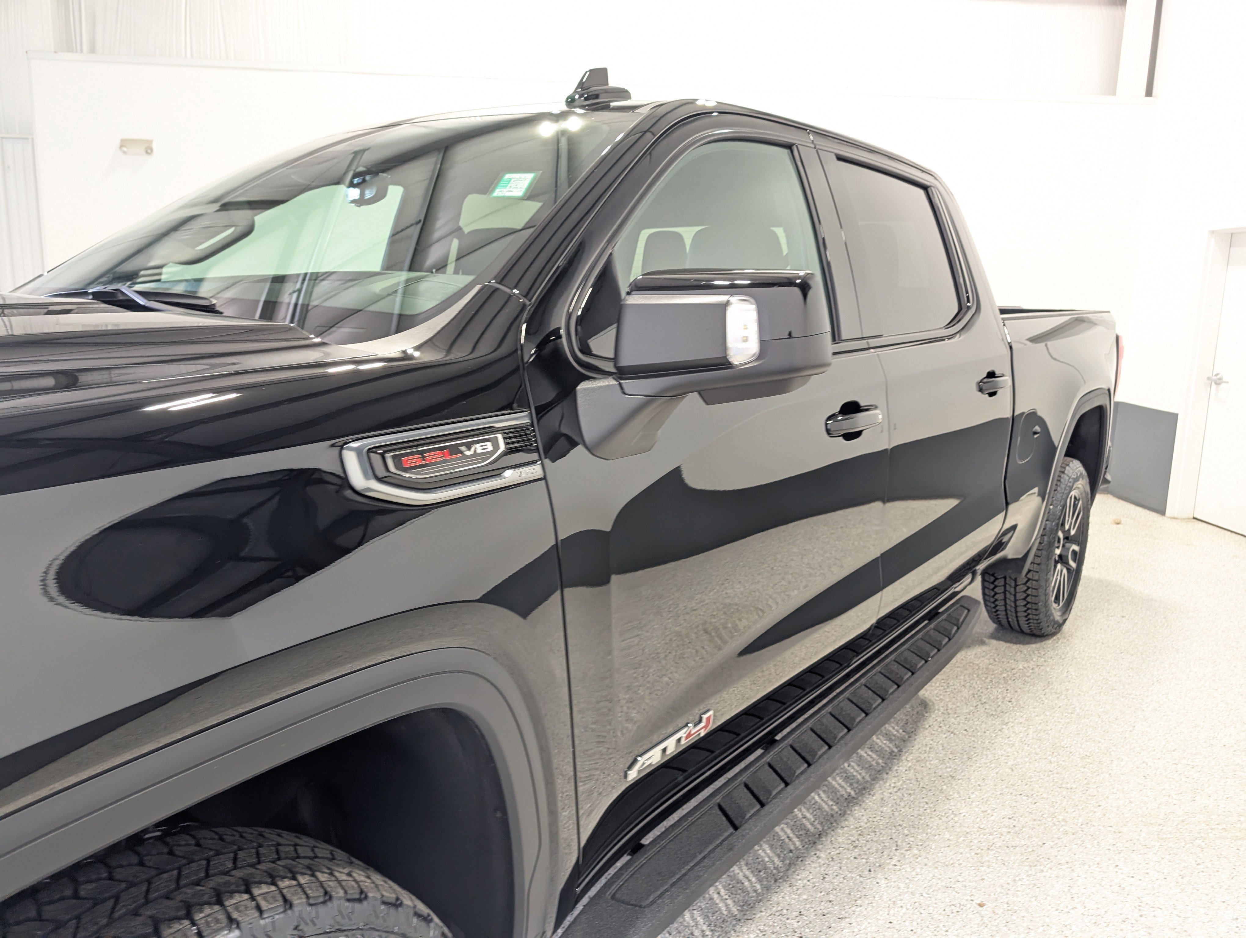 Used 2025 GMC Sierra 1500 AT4 w/ AT4 Premium Package image 7