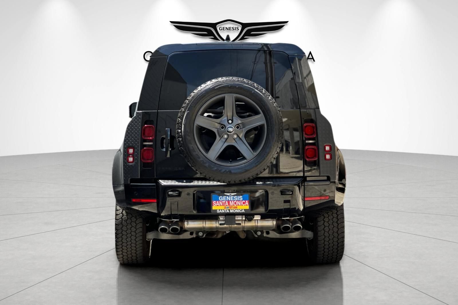 Used 2025 Land Rover Defender 110 X-Dynamic SE AWD/4WD image 5