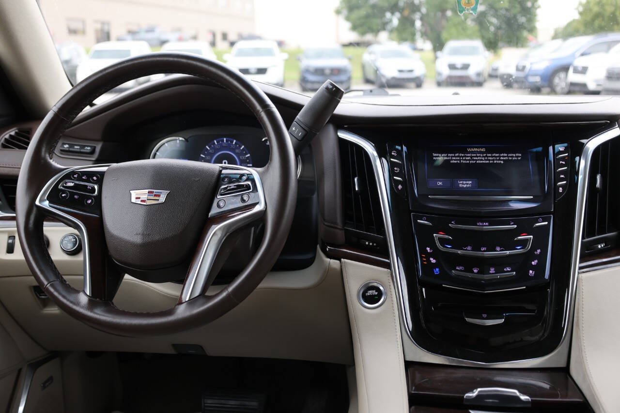 Used 2016 Cadillac Escalade ESV Premium AWD/4WD image 25