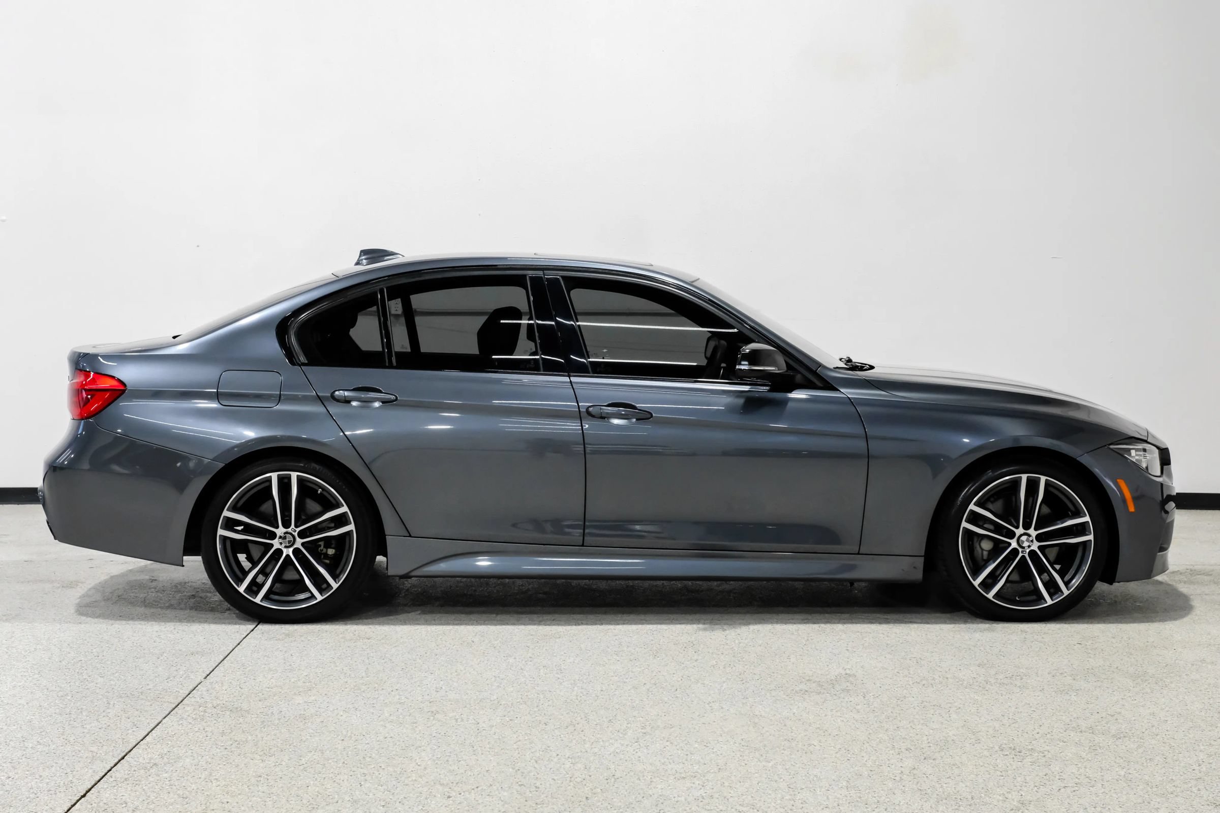 Used 2018 BMW 340i Sedan RWD image 5