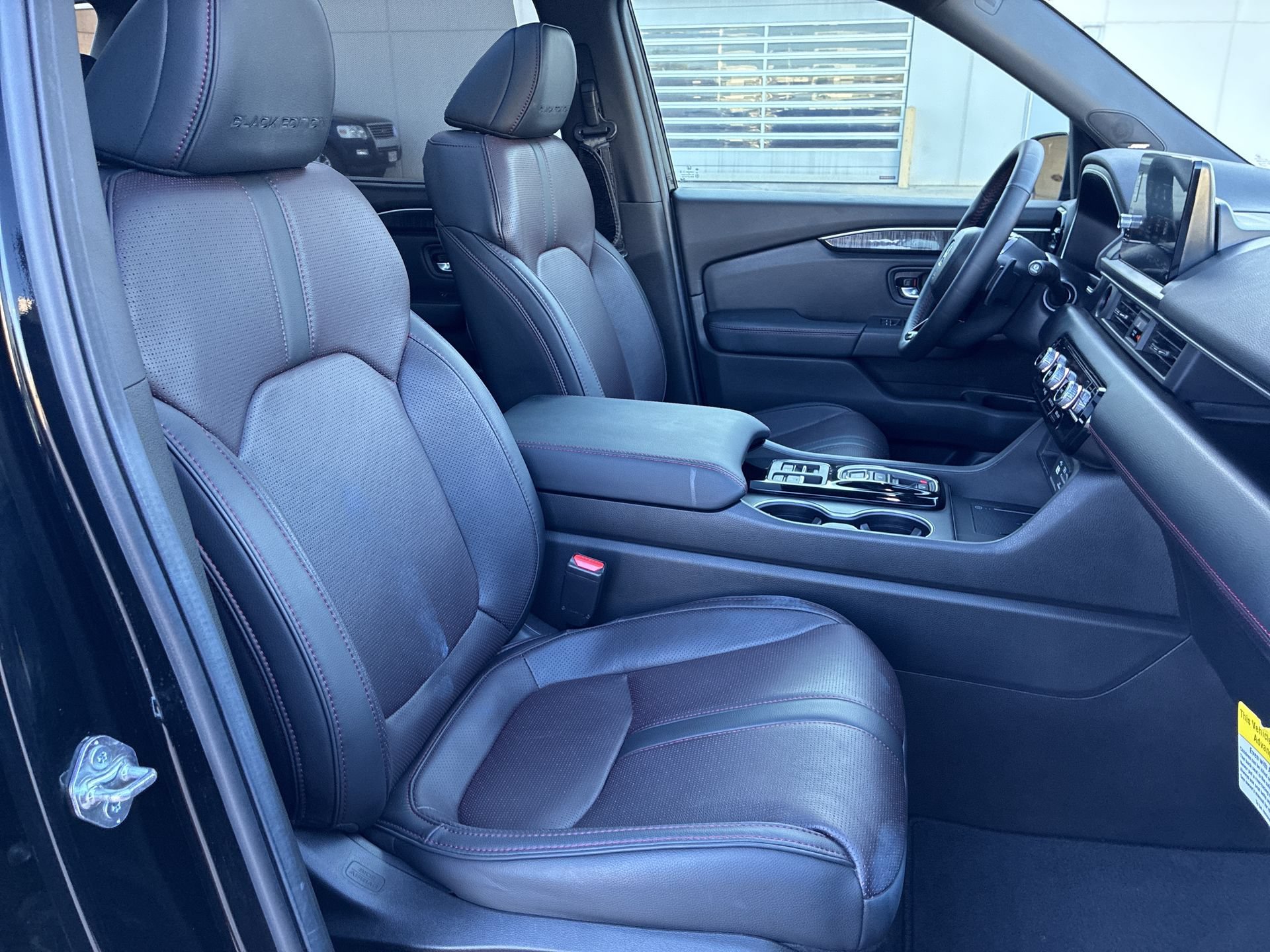 Certified 2025 Honda Pilot Black Edition image 24