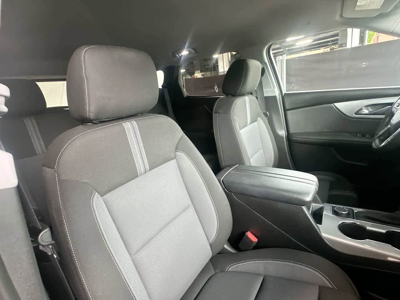 Used 2025 Chevrolet Blazer LT FWD image 27