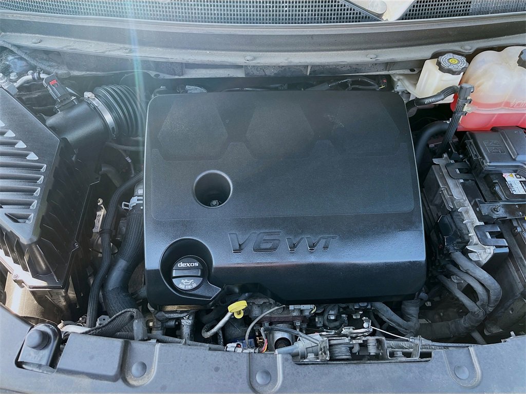 Used 2021 Chevrolet Traverse RS image 33