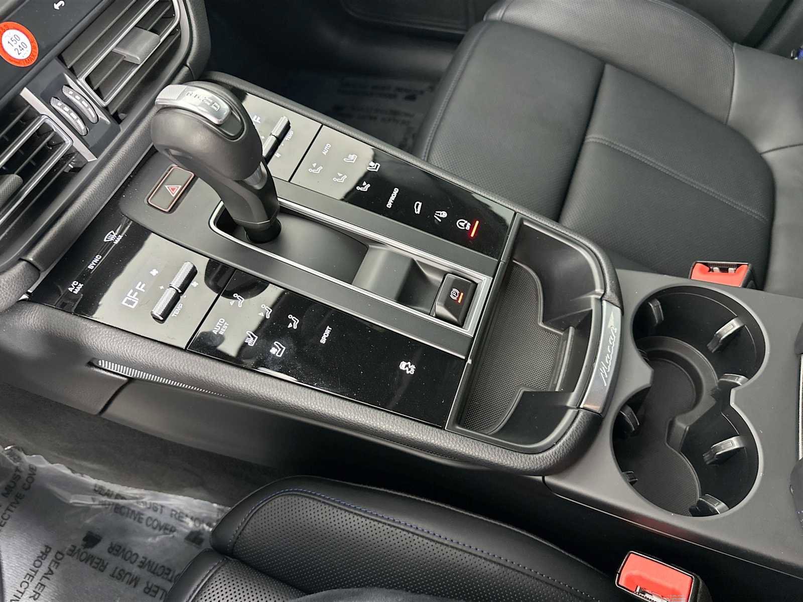 Certified 2025 Porsche Macan image 19