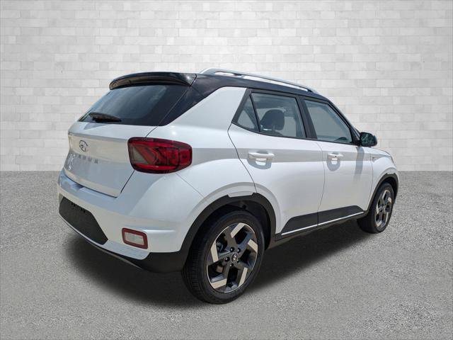 New 2026 Hyundai Venue SEL FWD image 2