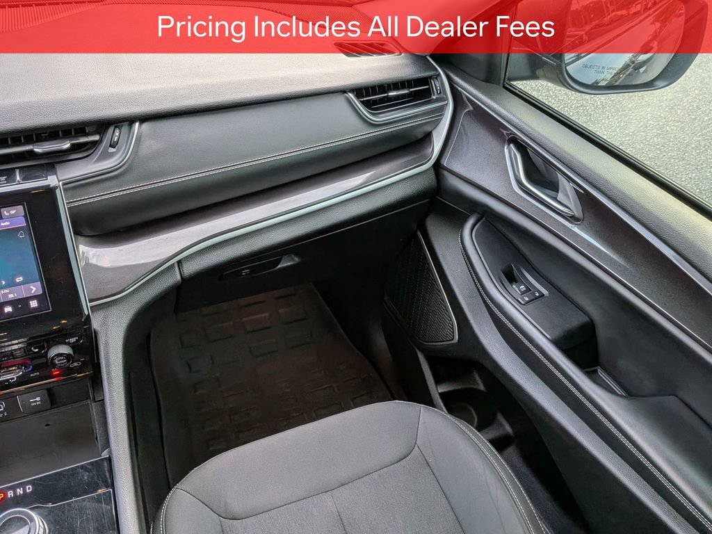 Used 2022 Jeep Grand Cherokee L Laredo w/ Luxury Tech Group I AWD/4WD image 18
