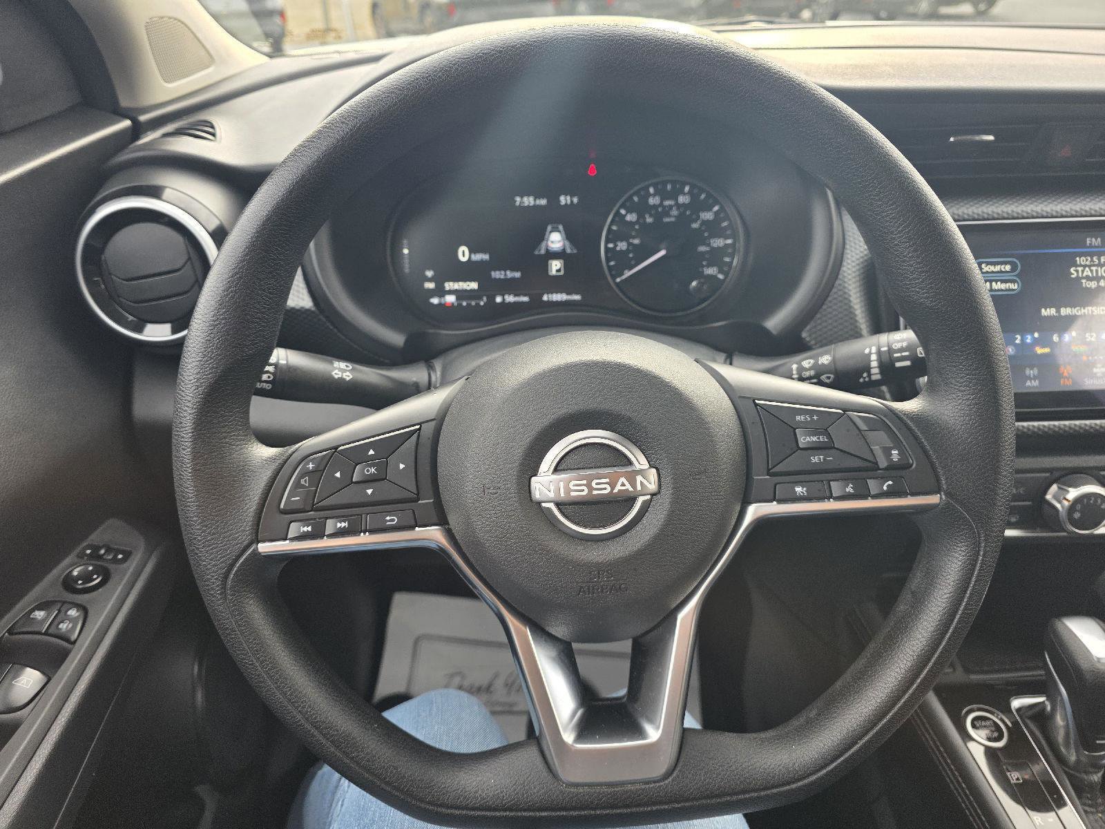 Used 2023 Nissan Kicks SV image 16