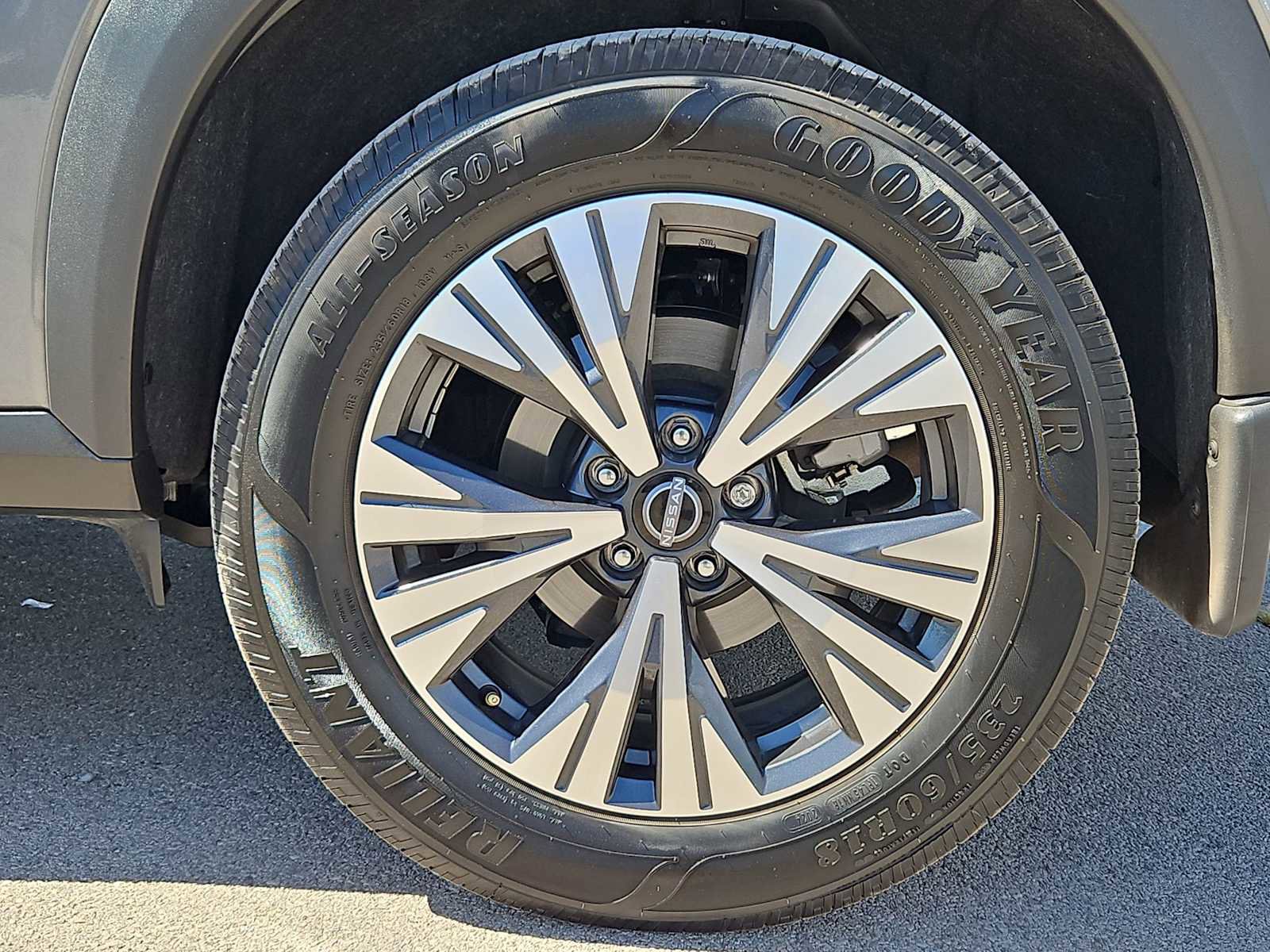 Used 2022 Nissan Rogue SV FWD image 13