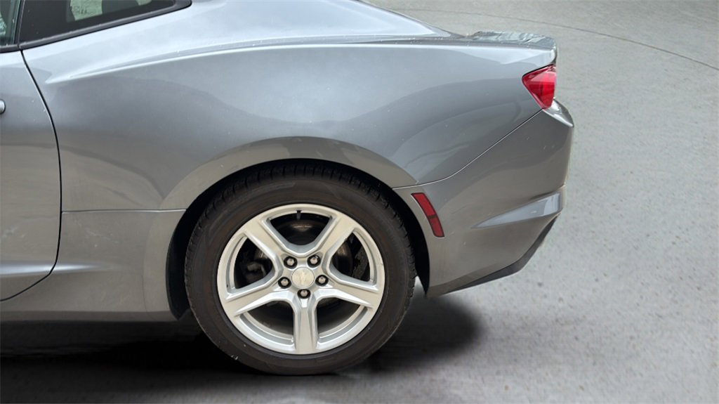 Used 2020 Chevrolet Camaro LT image 23